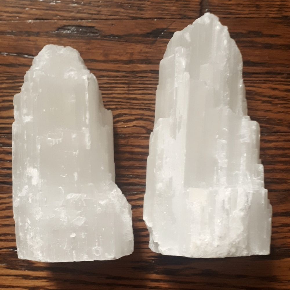 2 selenite towers
